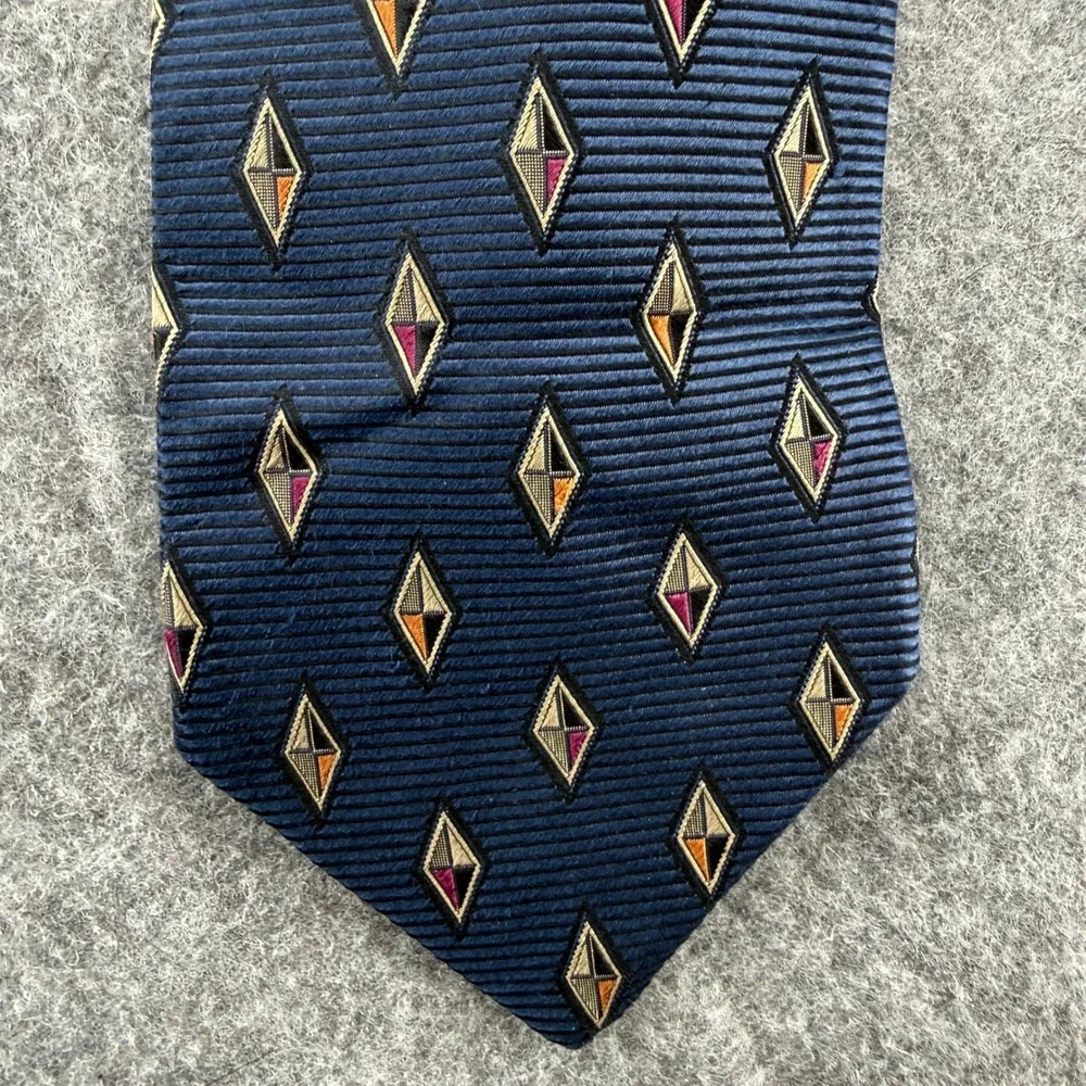 Hickey Freeman Tie 100% Silk Handmade Navy Geometric Diamond Ribbed Silk Necktie
